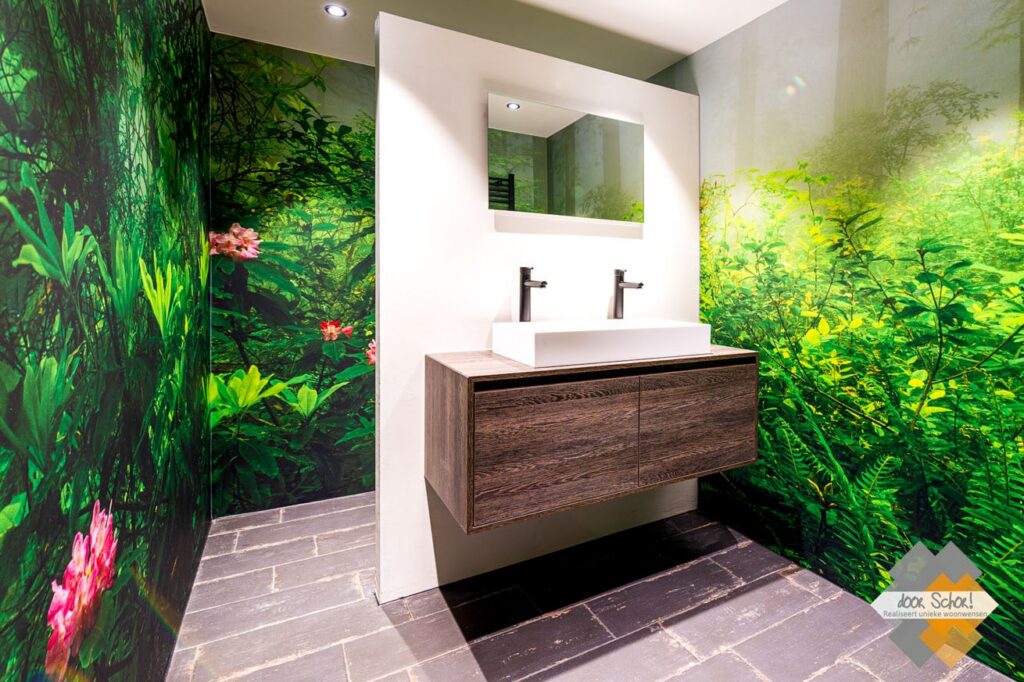 Behang in de badkamer voor een unieke junglesfeer — beeld 9